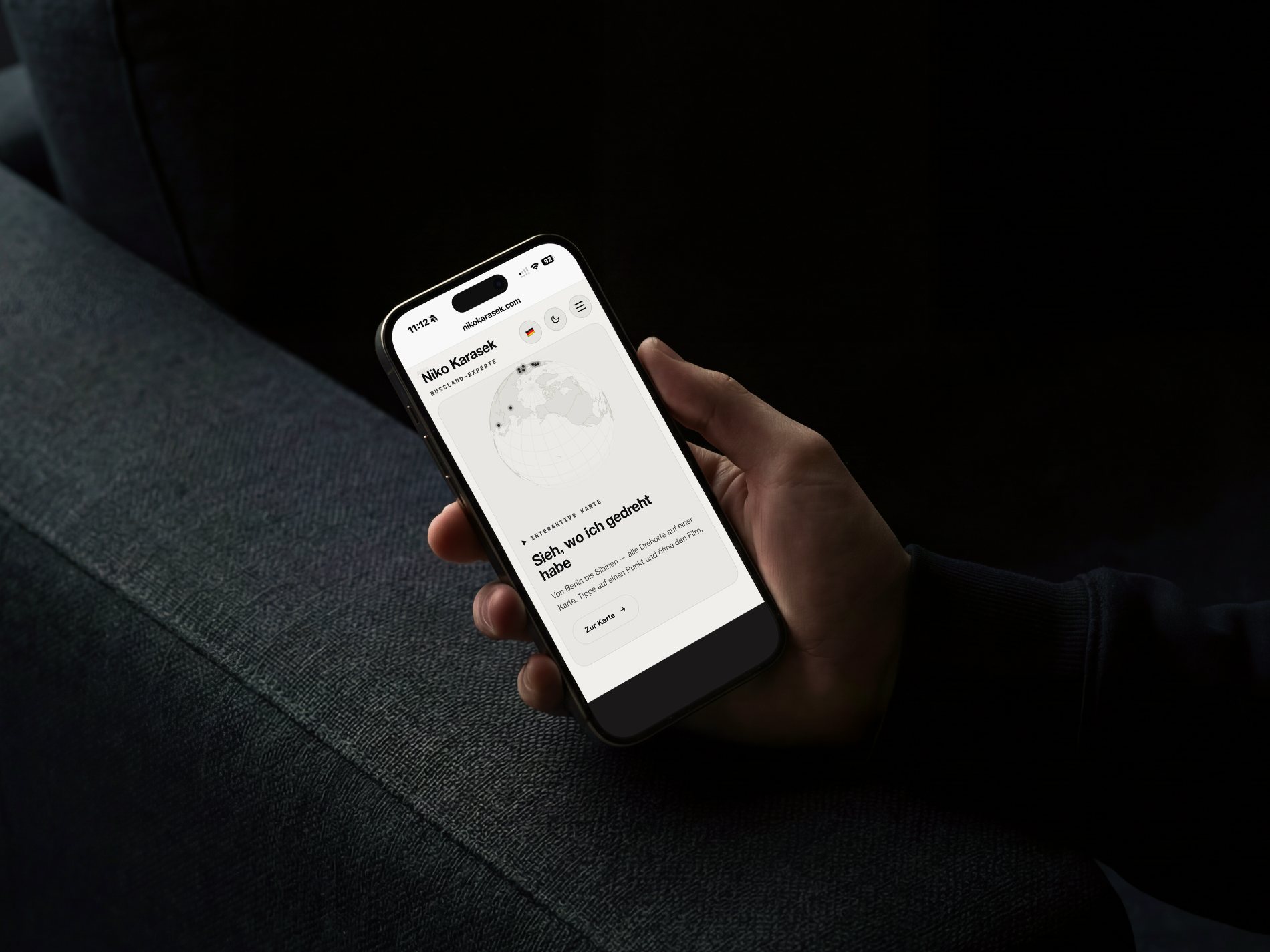 Website von Niko Karasek auf dem Smartphone